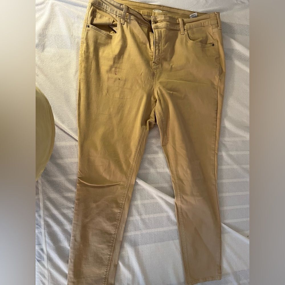 Old navy khaki pants